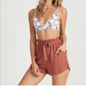 Billabong NWT Sliding Rock Short - L